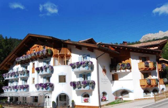Hotel Madonnina Resort And Wellness Soraga Buitenkant foto