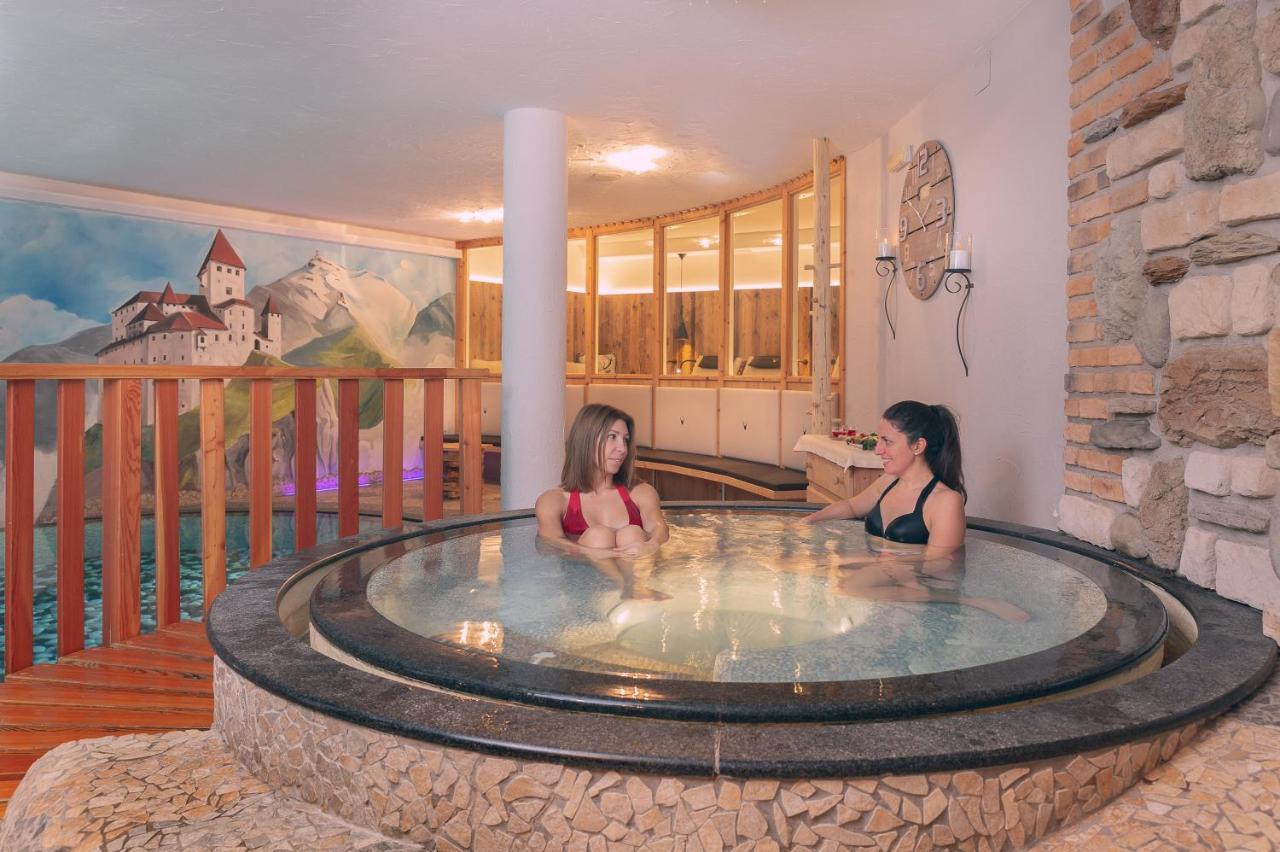Hotel Madonnina Resort And Wellness Soraga Buitenkant foto